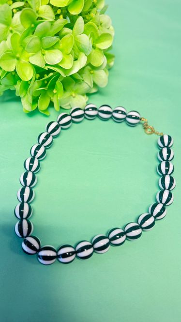 Hovedbilde The blue and White necklace 